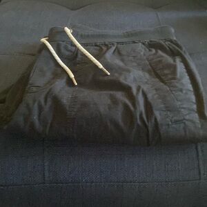 Vuori men’s ripstop pants!